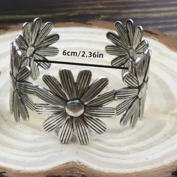 Boho Daisy Flower Cuff Bracelet Brand New Item - Picture 2 of 4